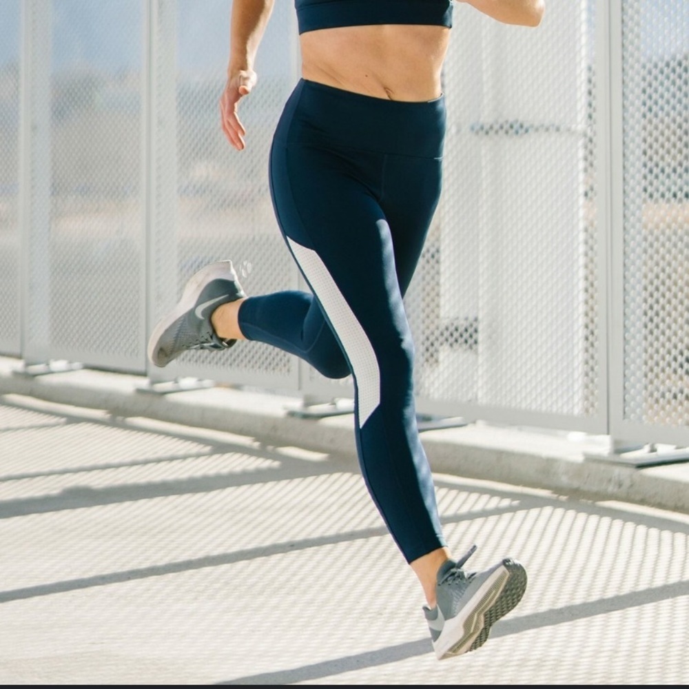 Zyia Activewear Mesh Navy Blue 7/8 Cropped Length Leggings